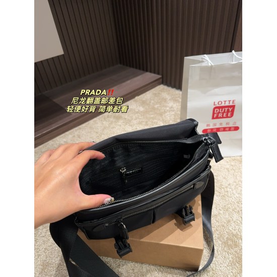 2023.11.06 Large P220 ⚠️ Size 31.24 Small P210 ⚠️ Size 25.19 Prada PRADA Nylon Flap Mailman Bag Black Silver Prada comes with advanced cooling, lightweight, easy to carry, durable, stylish, and instantly full, making it irresistible, okay