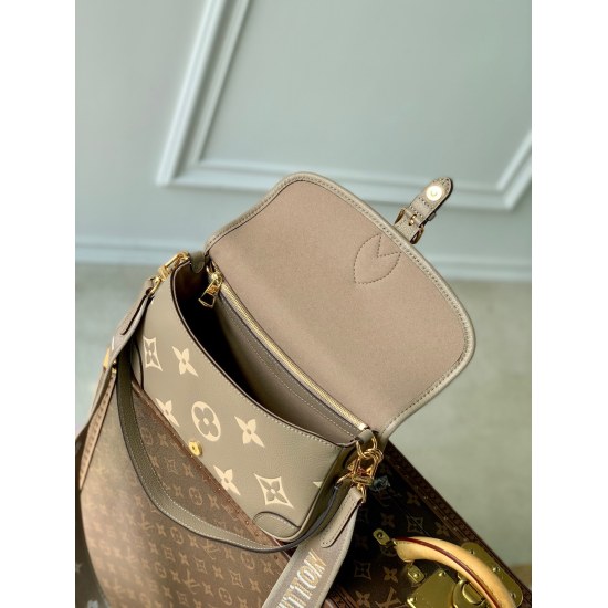 20231126 P790 Top Original Order ✨‼ All steel hardware: This Diane handbag is made of Louis Vuitton's classic Monogram Imprente embossed leather, woven with the brand logo into a detachable wide jacquard shoulder strap. In addition to the detachable leath