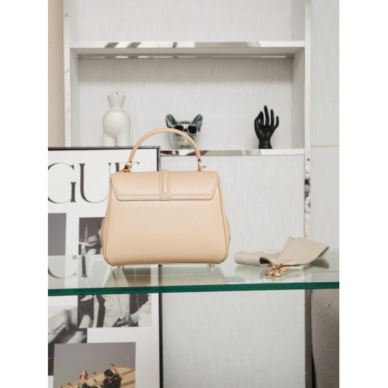 20240315 P1410 [Premium Quality All Steel Hardware] The name of CELINE's latest classic bag comes from the Paris address of CELINE haute couture, which is the HTEL COLBERTT at 16 RUE VIVIVIENE in the second arrondissement of Paris. 「16」 Designed by HEDI S