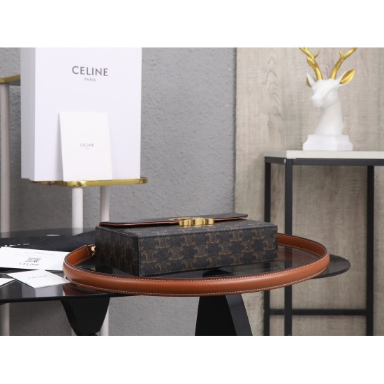 20240315 P1070 Premium Quality All Steel Hardware CELINE | Autumn/Winter Show New Product Box Bag BOX TRIOMPHE Triumphal Arch Square Box Comes~BOX TRIOMPHE Bag Shape Stand upright, can be carried by hand or crossbody, with a full score of texture. Paired 