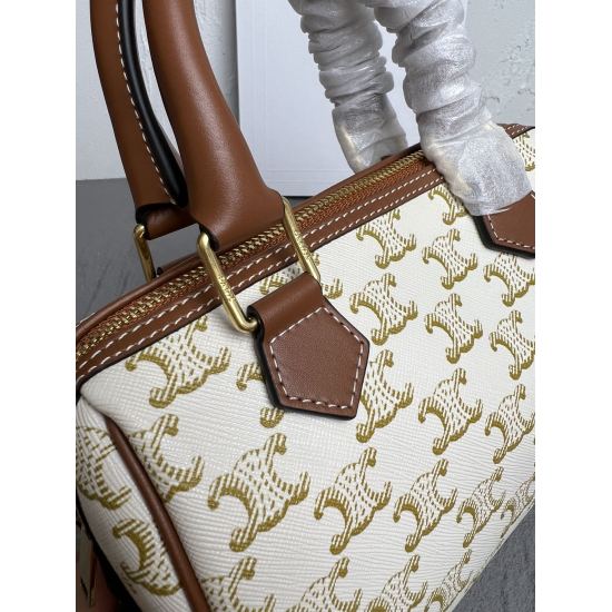 20240315 P750 CELINE | Small logo printed cow leather Boston bag TRIOPHE CANVAS logo print, cow leather edging, fabric lining, zipper lock, 1 main compartment, inner zipper pocket. Leather handle length 8cm Size: 19.5 X 14 X 7 Number: 197582CAS.04LU