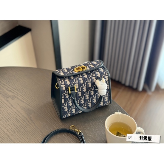 285 Box Upgrade Size: 20 * 14cmD Home Boston (Boston) Old Flower Montaigne New Product 23ss New Product Small Box Bag is super eye-catching! Exquisite and Invincible Giant Cute