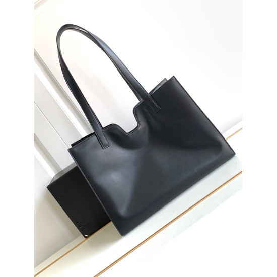 20240315 P1150 CELIN-E16 CABAS16 Smooth Cow Leather Handbag 23s Summer New 16 CABAS Handbag Another suitable handbag for urban girls commuting is here! The ultra-light weight is very suitable for daily commuting and vacation, and can accommodate both capa
