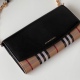 2024.03.09P500 (Top Original Quality)! Burberry Horseferry plaid leather chain embellishment wallet ➰ 【 B • Home 】 Original order~Comes with chain embellished leather shoulder straps. This product can be used as a small handbag alone, or as a wallet to be