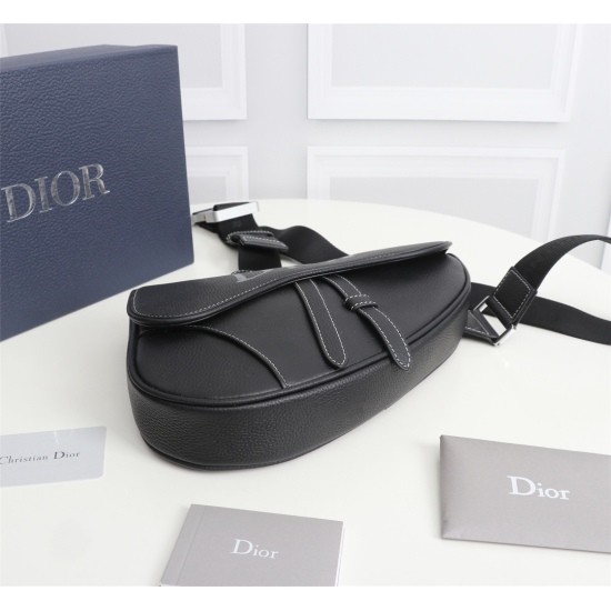20231126 570 Dior Men's Saddle Crossbody Bag/Chest Bag Model: 1ADPO093 (Black Leather Logo) Size: 20 * 28.6 * 5cm Physical Photo, Same as Goods Heavy Gold Authentic Print Copy Imported Original First Layer Grain Small Cow Leather Copy Customized Counter w