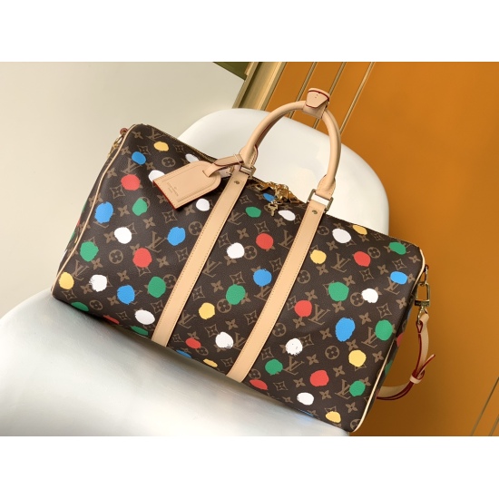20231126 p780M46377 Top single Japanese artist Yayoshi Kusama uses polka dot patterns to illustrate his artistic illusions and color obsession in his mind. The Louis Vuitton x Yayoshi Kusama collaboration series has launched the LV x YK Keepall 45 travel 