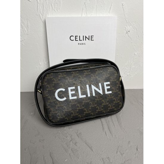 20240315 P620 CELINE Folco Courier Bag 16858~With a white CELINE logo embellished on the front, it is eye-catching and full of recognition. The bag shape is relatively neutral and can be carried by both men and women. Printed TRIOMPHE synthetic leather me