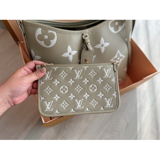 2023.10.1 230 box size: 29 * 22cm (small) L Elephant Grey/Carryall comes with a mother and child bag and wide shoulder straps. New color Elephant Grey! senior ⚠️ Details... Perfect ✔️ Search for Lv carry shopping bags