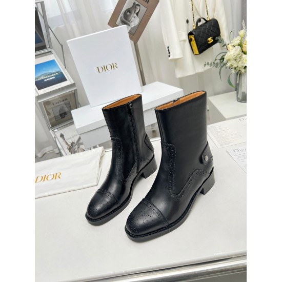 2024.01.05 Dior 2023ss early spring new model, retro British style block toe, Xuan shaped versatile slim feet yyds. The three-dimensional and full shape, handsome and comfortable to wear, a very retro style, full of aura, and a very innovative design styl