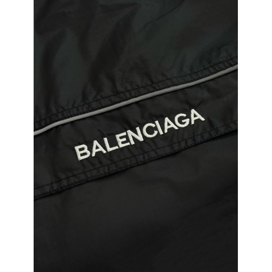 12.21.2023 p550 Balenciag 23 Half Zipper Rushsuit Customized 7 * 7 Dark Plaid 100 Nylon Three proof Fabric Simple and generous, Combined with Splicing and Cutting, and Reflective Stripe Design Imported Embroidery Machine Letter Stereoscopic Embroidery Let