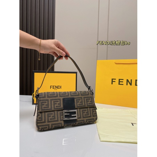 2023.10.26 P170 (with box) size: 2514FENDI Fendi stick bag with long shoulder straps can be used for cross body high-end retro, further elevating the upper body temperament