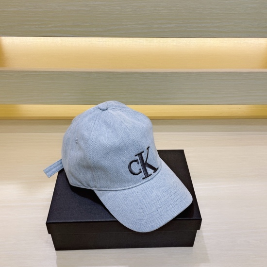 2023.10.2 P45 Classic, Calvin Klein, CK Embroidered Logo Fisherman Hat, please recognize the only high-end quality version in the market, recommended by Little Red Book, fashionable and versatile, loved by many celebrities. It is very popular, very popula