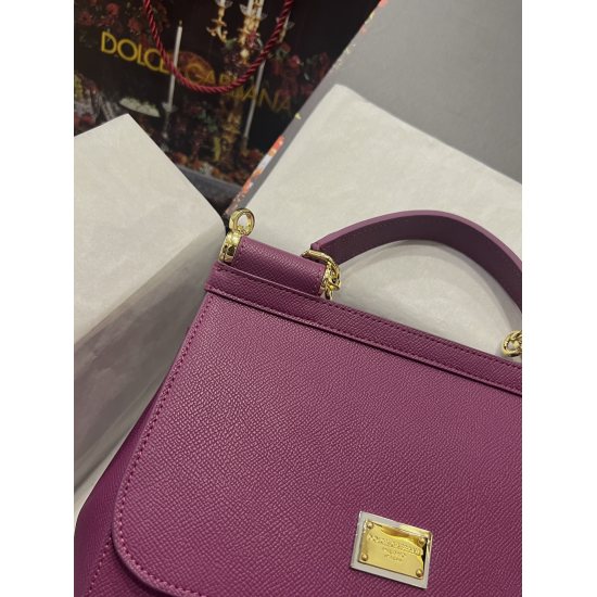 20240319 batch 430 top original Dolce Gabbana, a platinum bag in the fashion industry, always emits heat and light every time it is displayed ✨ The highlights always make people love them, regardless of their hands. The color is always outstanding, and th
