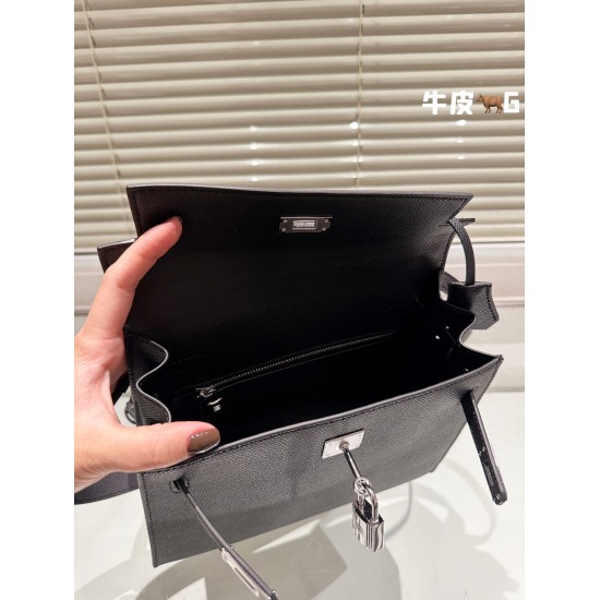 On October 29, 2023, the imported top layer cowhide P330 Herms Kelly bag is an exclusive classic and popular shipment. It is a collection of thousands of favorites and a set of Hermes Birkin Kelly bags. The cabinet will last for thousands of years, and th