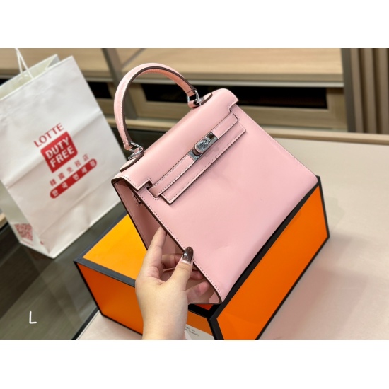 2023.10.29 270 box size: 25cm Hermes Kelly size is just right! Really, ma'am. Nice looking, ma'am ⚠️  The top layer cowhide bag is particularly textured!