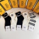 2024.01.22 FENDI 202 New Classic Mid Length Stacked Socks and Socks! A box of five pairs, synchronized stockings and socks at the counter, a must-have for trendsetters and a great match for big brands on the street.