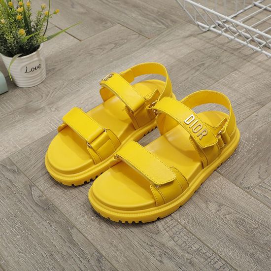 20240413 Hot Selling Price P250DIOR 2021 Latest Sandals This hybrid sheepskin DiorAct sandal style is fashionable. Paired with an insole that fits the foot shape, it is made of exceptionally lightweight and comfortable leather. The shoe upper strap is ope