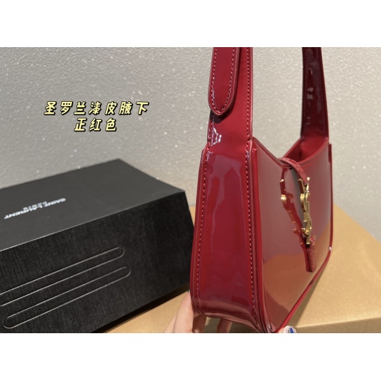 2023.10.18 p175 folding box ⚠️ Size 24.15 Saint Laurent patent leather has become a must-have for trendy essentials at first glance under the armpits