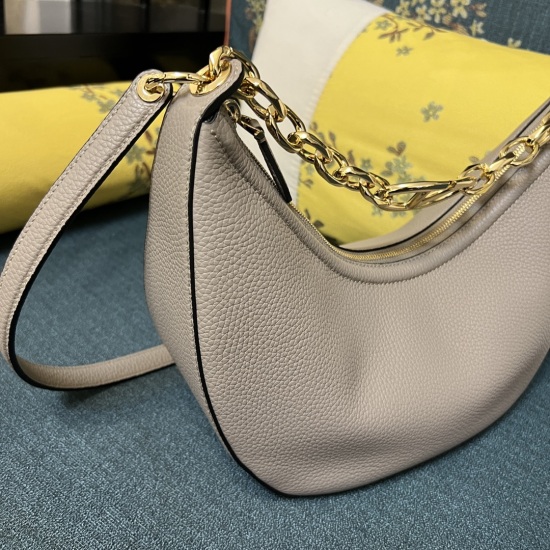 20240316 Original Order 890 Special Grade 1010 Large Model: 2081A (Li Wen) GARAVANI VLOGO MOON Small Chain Leather HOBO Handbag. Thanks to a chain and detachable leather shoulder straps, this handbag can be worn on the shoulder or carried by hand- Gold to