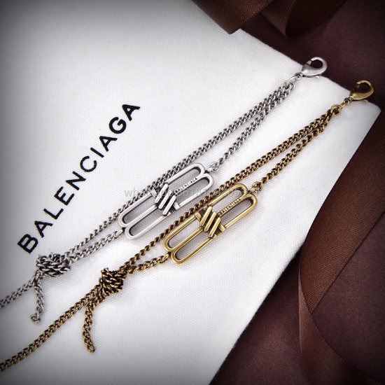 July 23, 2023 ❤️ The original goods and new products 2023 New Balenciaga Bracelet Counter of Balenciaga are made of the same brass. The popular products are electroplated. The design is unique and avant-garde. A must for beautiful women!