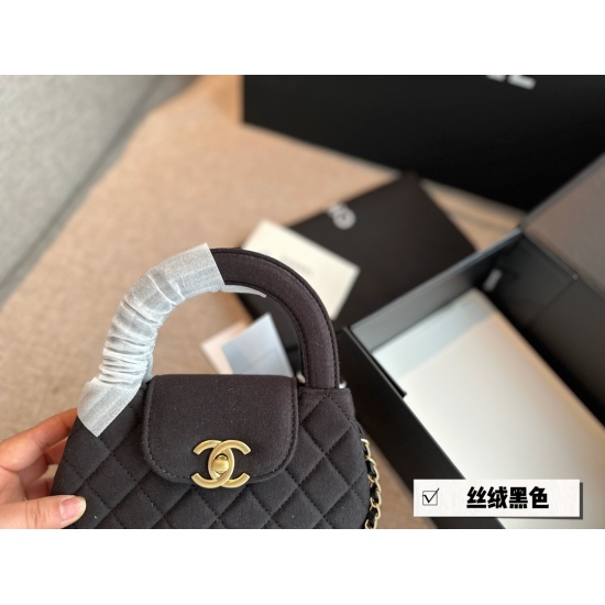 245 box size: 20 * 12cm, Xiaoxiangjia 23k Kelly, the most beautiful 23k, it looks so beautiful. I want to have an impulse to go to Didi SA right away! The new bag is really delicious! Quality of cowhide