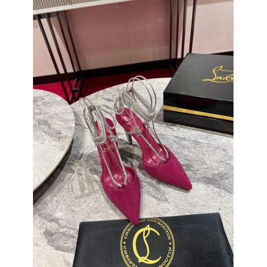 On November 17, 2024, the Astrid Lace Strassita pump with P370 crystal strap single shoe architectural style exudes charm and complex lines. This Maison Christian Louboutin shoe is made of black velvet and calf leather. It features a pointed toe and an 85