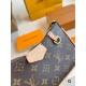 2023.10.1 p180 Colorful Leather Q2022 New LV, an upgraded EASY POUCH ON STRAP handbag for mahjong bags. It is more exquisite and beautiful than mahjong bags, making it perfect for small people. In summer, the back is very small and exquisite, and I really