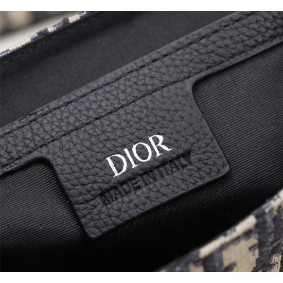 This Dior Explorer handbag, 20231126 560, draws inspiration from the timeless messenger bag classic logo and reinterprets a high-end style version. Crafted with iconic beige and black Oblique printed jacquard fabric, featuring multiple logos and 
