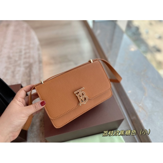 2023.11.17 210 box size: 20 * 13cm (lychee grain) BUR new TB tofu bag! The square and upright design is very low-key, and the TB exclusive logo lock bag is simply not very attractive