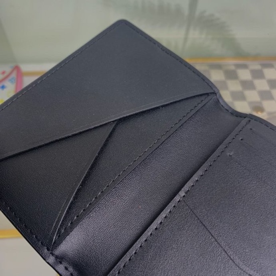 20230908 Louis Vuitton] Top of the line exclusive background M62899 Size: 7.5x 11.0x 1.0 cm Louis Vuitton pocket wallet made of black Monogram Shadow calfskin, an elegant choice for carrying daily items. The Monogram Shadow leather, adorned with classic M