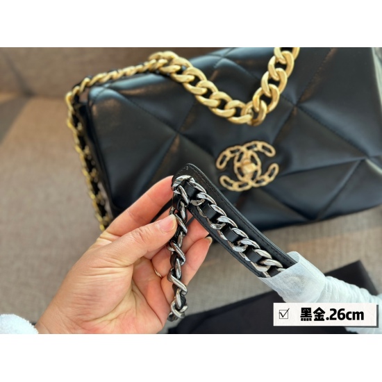 245 (with box) size: 2616cm, Xiaoxiangjia 19bag really needs no further explanation! Achieve the best cost-effectiveness with leather materials upgraded to a higher quality... Strongly comfortable!