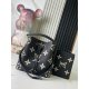 20231126 P740 [Exclusive Real Shot of Top Original] M45497 Black Screen Printed Top Original This NoNo Medium Bucket Bag is made of embossed leather with an oversized Monogram print, paired with drawstrings and adhesive lining. Its central zipper pocket c