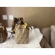 2023.10.26 220 box size: 13 * 18cm Fendi cute! The flannel bucket bag is cute, warm, and has a great touch!
