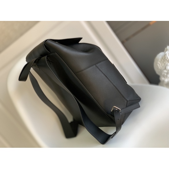 20240325 Original Order 1050 Premium 1200L ⊚℮℮ W ℮ New Backpack Arrived [Celebration] [Celebration] [Celebration] [Celebration] Puzzle Backpack is a spacious and versatile backpack made of soft grain imported calf leather. The designer thoughtfully design