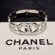 On July 23, 2023, the new Chanel Chanel Double C Hollow Wide Edition Bracelet is made of ultra heavy Bling Bling, with excellent color matching. The high-end precision steel material is not allergic and fades. One to one exquisite craftsmanship, a classic
