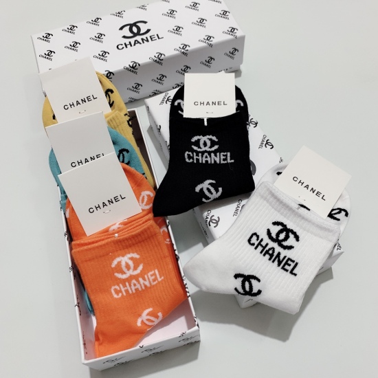 On December 22, 2024, Chanel released its latest trendy runway style with pure cotton quality, comfortable and breathable on the feet