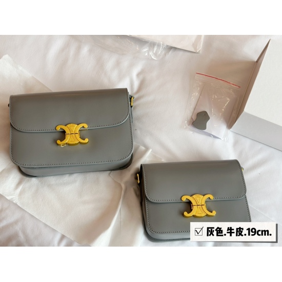 2023.10.30 230 155 with box (upgraded version) Size: 23cm * 17 (large) 19cm * 15 (small) Celine Triumphal Arch! Very high-end! Very advanced! The new gray is really high-end! ⚠️ Cowhide! Cowhide!