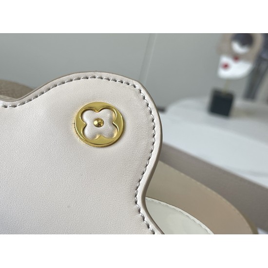 On July 10, 2023, the M59863 gray purple three pin gold buckle meets the sweet taste of summer ice cream in this Capuchines mini handbag. Louis Vuitton's exquisite inlay craftsmanship combines the uneven textures of Taurillon leather, cow leather, and pai