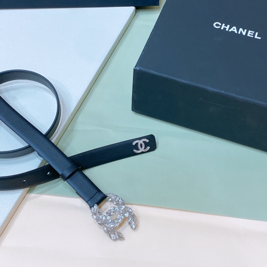 Chanel 23c imported calf leather with moderate softness and hardness, CC logo, brass buckle, the most indispensable accessory all year round, perfect for wearing dresses and suits. It's simply not too high-end, 2.0cm in size, with a premium size of 75-100