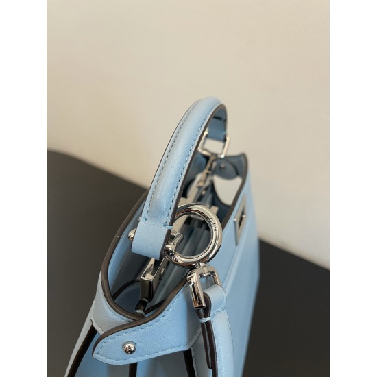 On March 7, 2024, the original 910 special grade 1030 blue small FEND1 Peekaboo ISeeU Petite classic bag shape, with hidden changes in design every season, comes with an aura and a sense of luxury. It will not go out of style after many years of purchase,