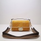 2024/03/07 p980 [FENDI Fendi] The iconic Baguette handbag features a flip design and an FF magnetic buckle. The lining is equipped with a zippered pocket. Equipped with detachable shoulder straps, can be carried by hand or crossbody. Pink canvas material.