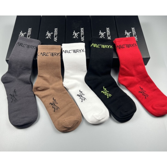 2024.01.22 ARCTERYX (Archaeopteryx) is a new and popular product for autumn and winter 2022, with pure cotton quality, comfortable to wear, and strong breathability. It comes in a box of 5 pairs