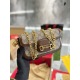 On October 3, 2023, P225, you must not miss this Gucci new 1955 underarm bag. If you can choose, then my Christmas gift door hopes to receive this latest 1955 underarm bag,. Two shoulder straps can be freely switched to match different styles, and the cap