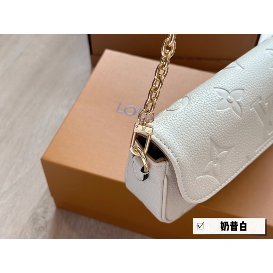 2023.10.1 185 box size: 22 * 12cmL home milk shake white ivy woc real milk whizz drop~Super suitable for summer double chain design mahjong bag can be cross slung, one shoulder, portable, built-in card slot cute and easy to use!