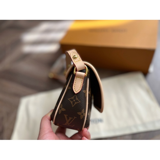 2023.10.1 200 box size: 22 * 14cmL Home Vintage vintage armpit wrapped gold bean wrap size is also just right for small items such as mobile phones ⚠️ Color changing leather!