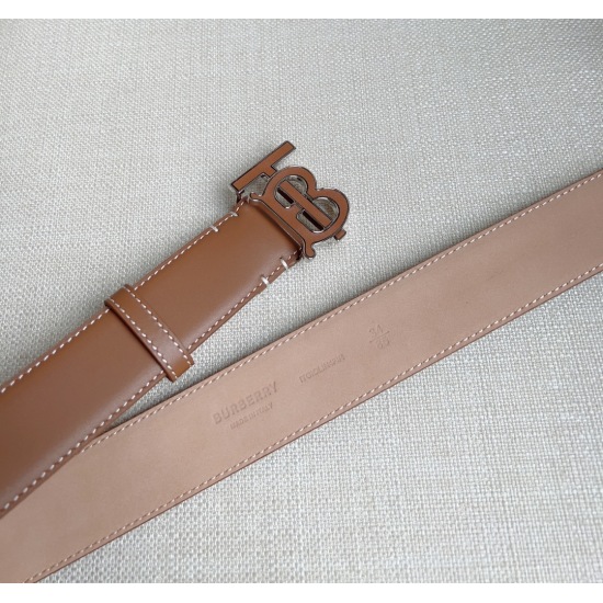 2024/03/06 p190 Burberry counter synchronized with the launch of the new Italian refined leather belt decoration. Exquisite eye-catching thread decoration and buckle display exclusive logo design paired with hand-painted leather details. Width: 3.5cm. Exq