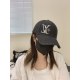 220240401 P53LV Louis Vuitton's new denim embroidered baseball cap has a popular technology upgrade, with a washed denim style that is more in line with the current fashionable style of little brothers and sisters. The airport street photo is super cool!