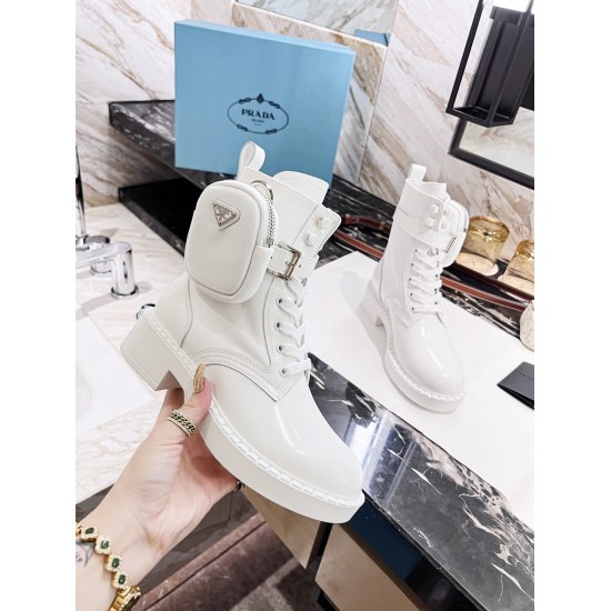 2024.01.05 310 PRADA 2020 Autumn/Winter Short Boots Thick Sole Martin Boots Motorcycle Boots Professional Bag Factory Production Fabric: Shiny Open Edge Beads, Bag Hardware All 1:1 Inner Lining: Mixed Sheepskin Heel Height: Approximately 6cm