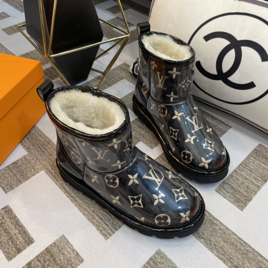 20230923 P 260Louls Vulton PVC electric embroidered latest snow boots, after repeated sampling and debugging, are finally released with perfect and smooth lines, making them a must-have collection for trendsetters! Fabric: Made of highly transparent PVC s