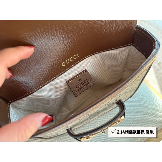 Recommended today on October 3, 2023! 2.14 Couple style! 215 High Order Edition (Gift Box) Size 20 * 14cm GG Small Saddle Bag Classic Coffee Color, Size Huge and Lovely Paired with Two Shoulder Straps, Easy to Switch between Thick and Thin Shoulder Straps